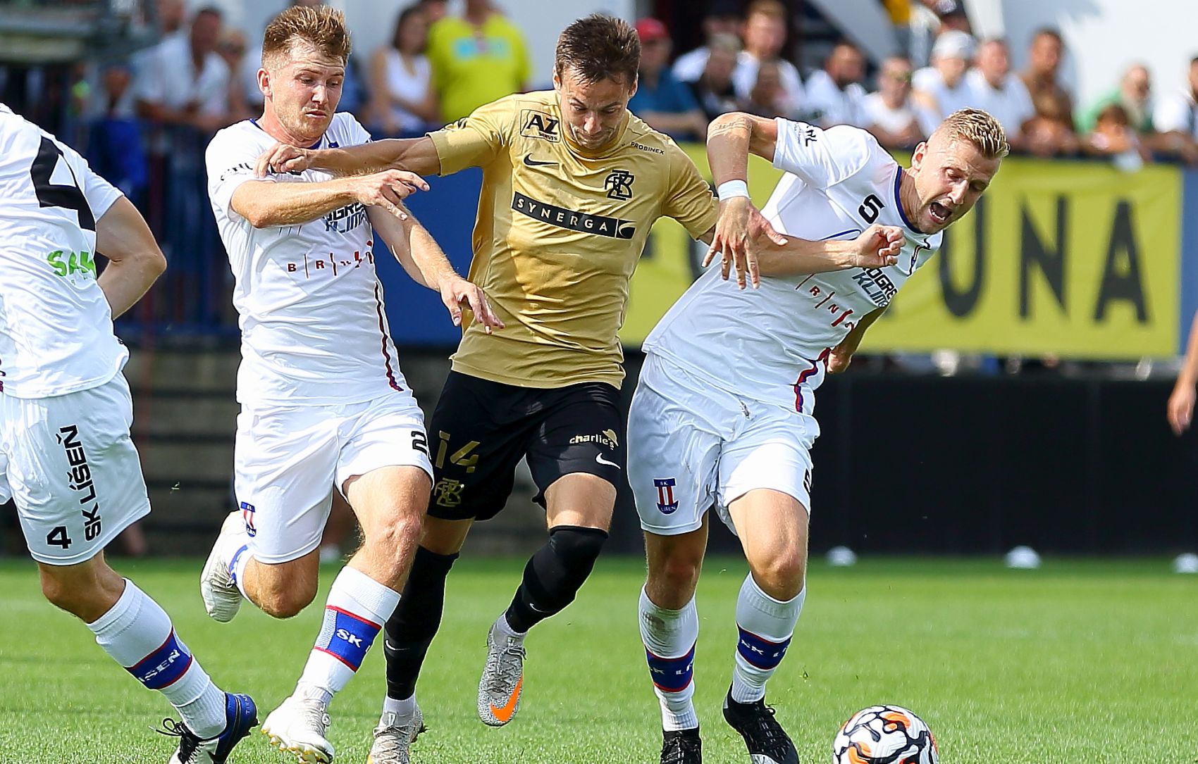 �ek� n�s nevyzpytateln� soupe�, v� p�ed utk�n�m s Varnsdorfem P�ichystal