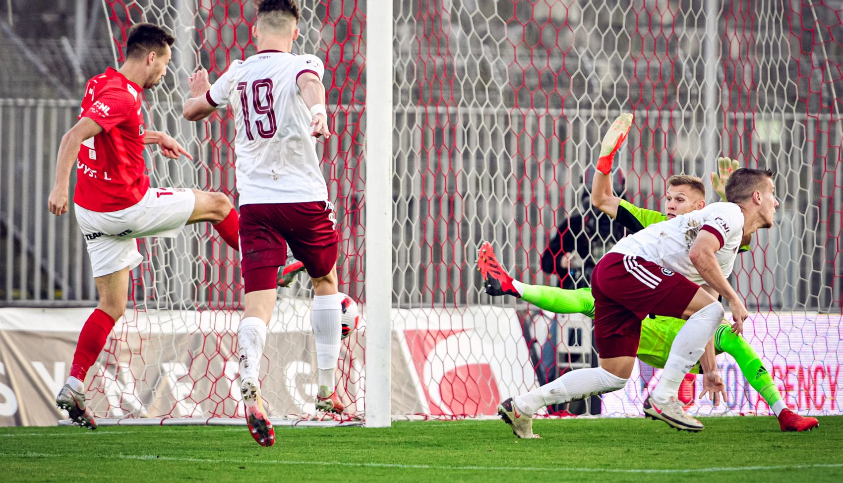 VIDEO: St� z�pas? V�bec jsem to nev�d�l, usm�v� se st�elec P�ichystal