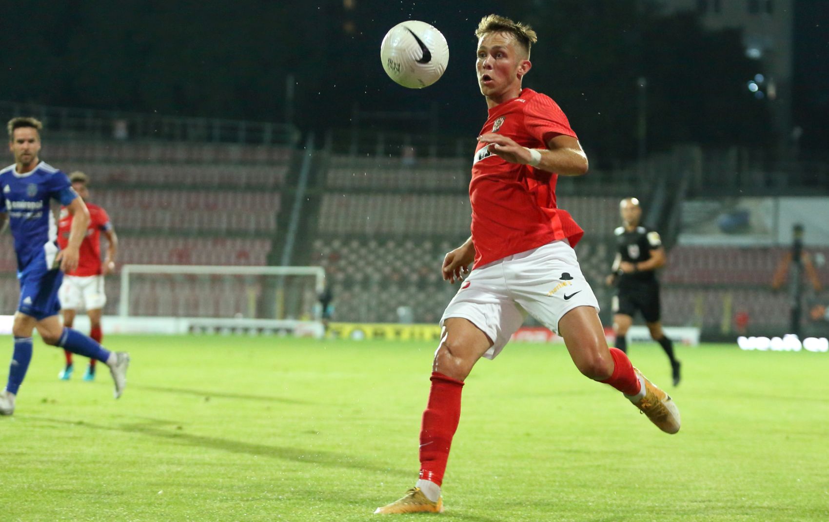 VIDEO: Dva rohy, dva g�ly. Snad jsme se vr�tili na v�t�znou vlnu, v��� �ev��k