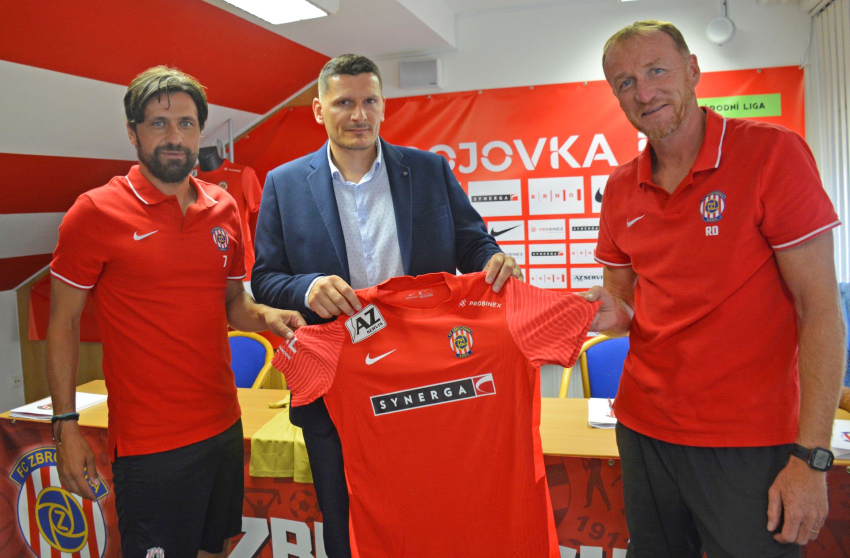 Spole�nost SYNERGA z�st�v� titul�rn�m partnerem Zbrojovky!