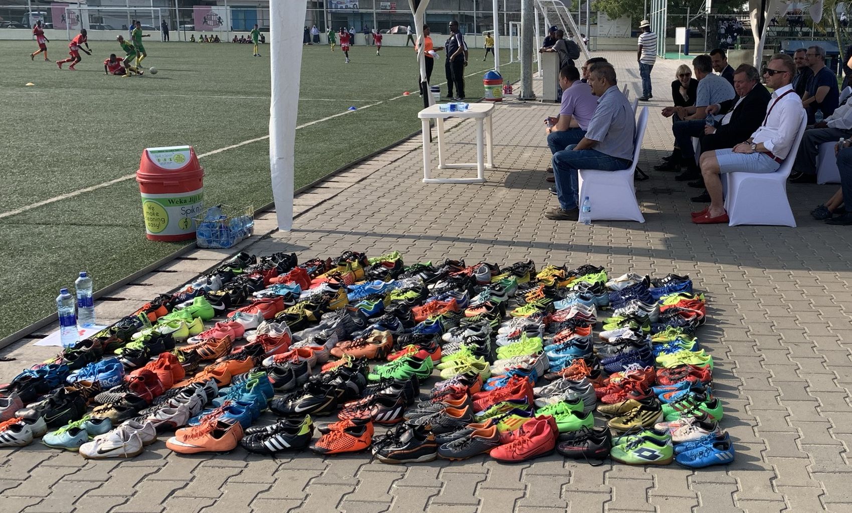 Nada�n� fond Mlad� Zbrojov�k podpo�il mlad� fotbalisty v Tanzanii