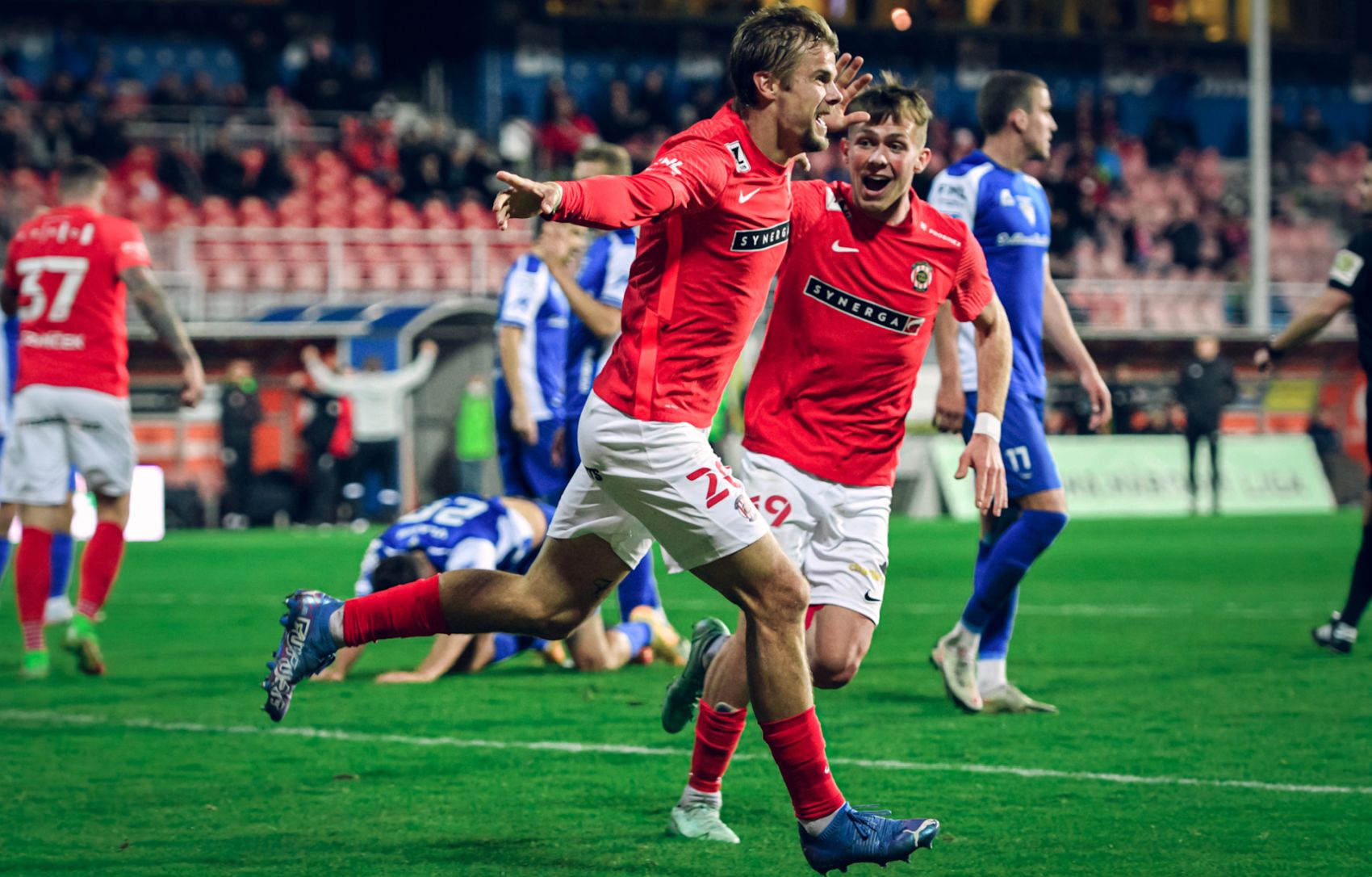 Zbrojovka oto�ila duel s Vla�im� a upevnila si prvn� p���ku!