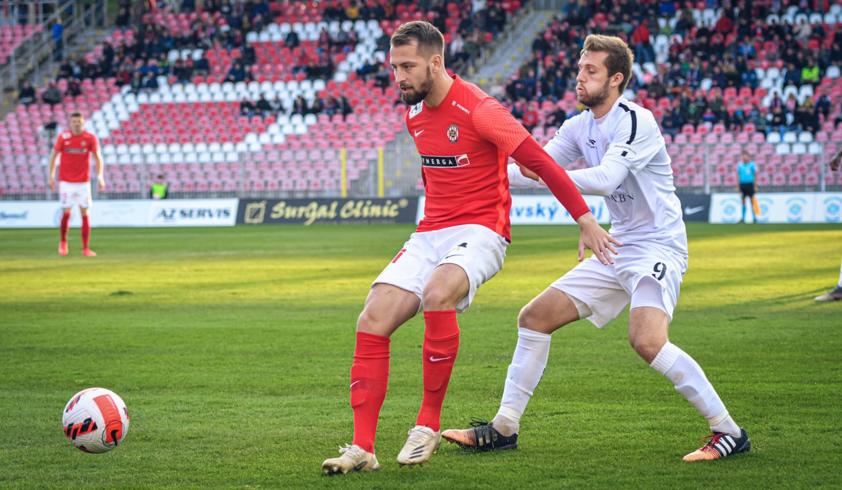 Utk�n� s Vy�kovem bez v�t�ze, rem�zu trefil v z�v�ru Rogo�an