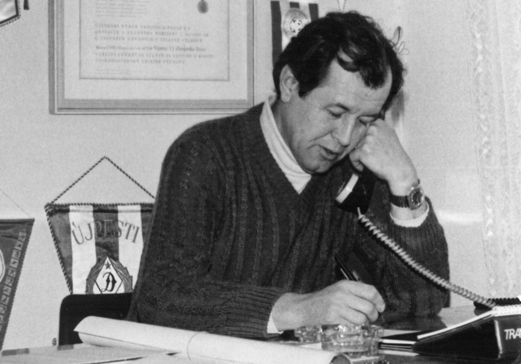 Zem�el pan Ji�� Hlo��nek