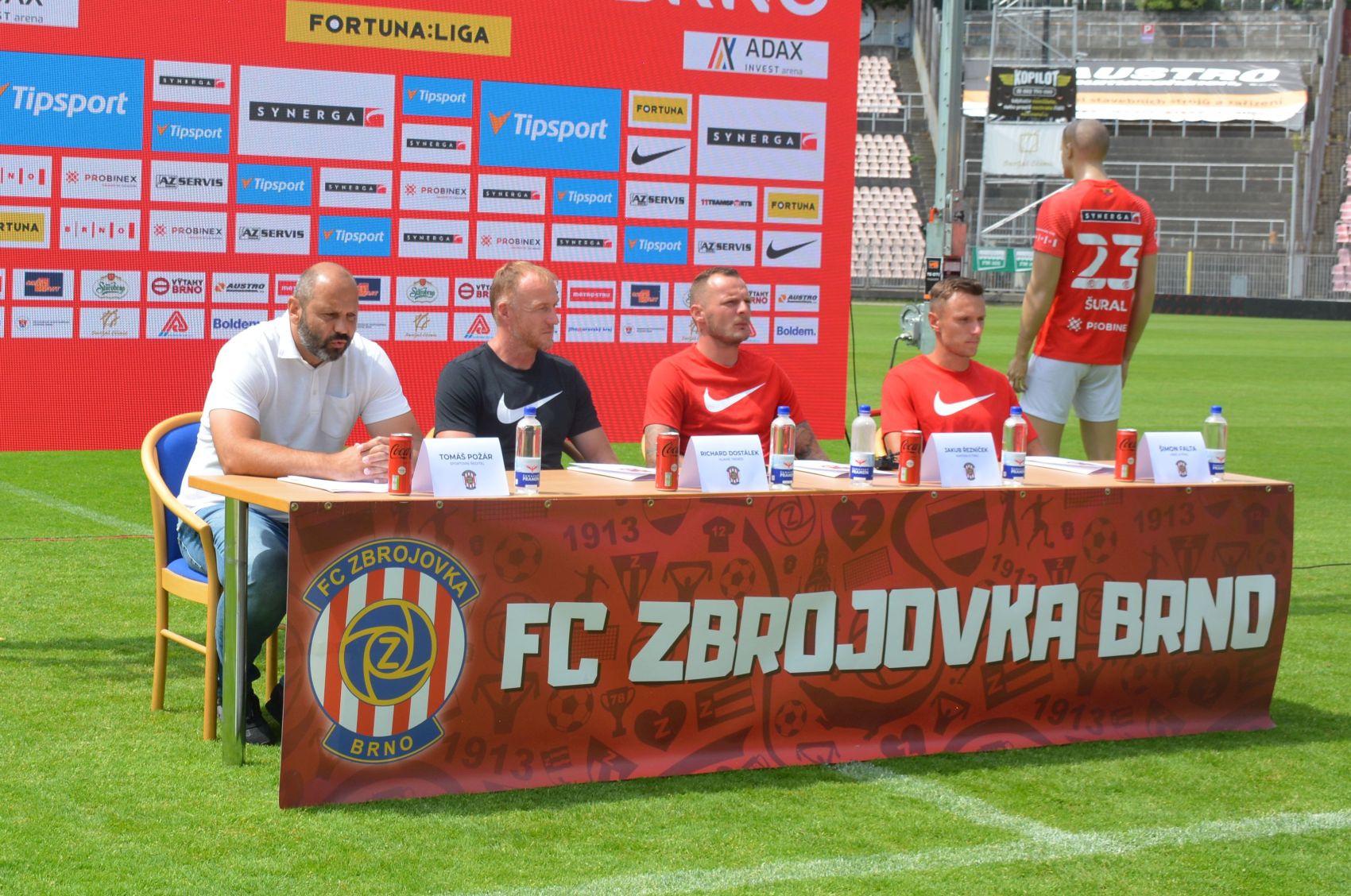 VIDEO: P�edsez�nn� tiskov� konference