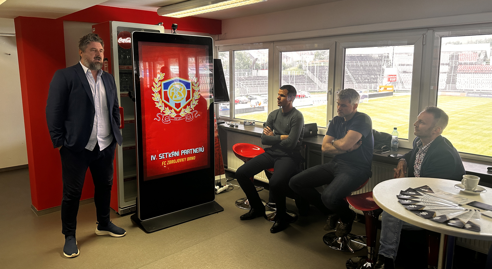 �tvrt� setk�n� veden� klubu s partnery