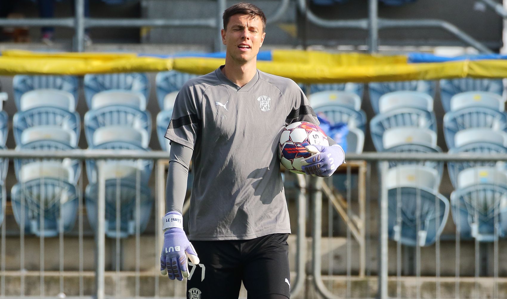 Zbrojovku opou�t� Jakub �iman