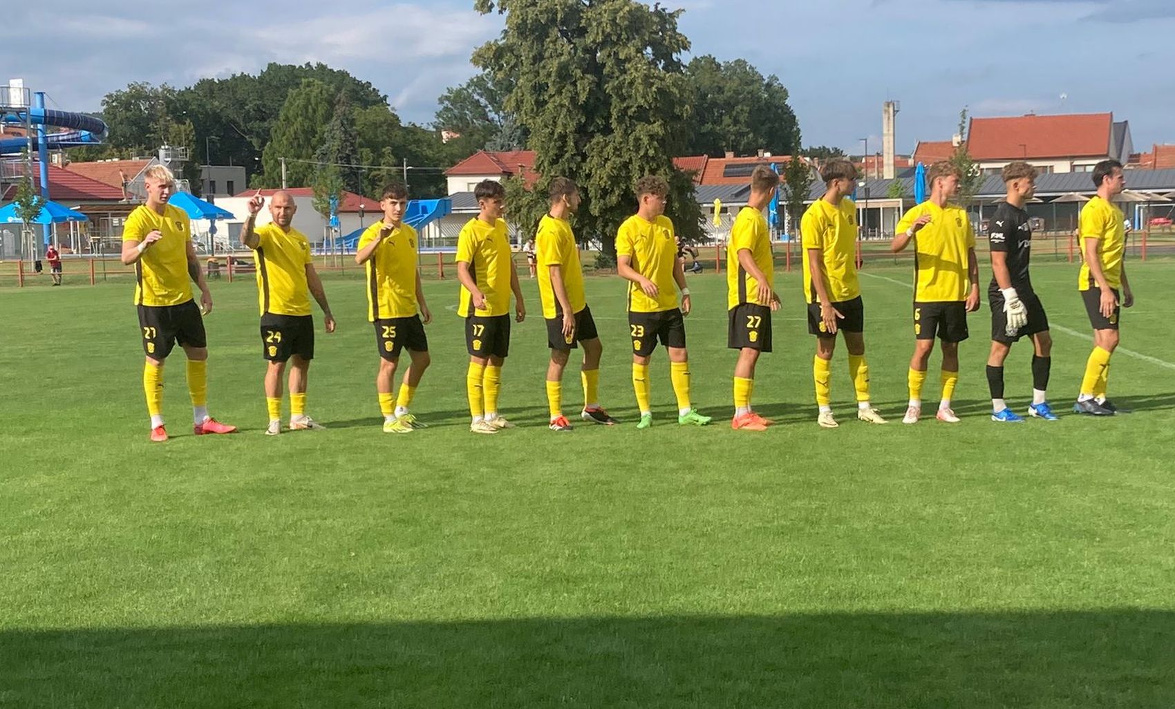 B��ko zah�jilo v�t�zn�!