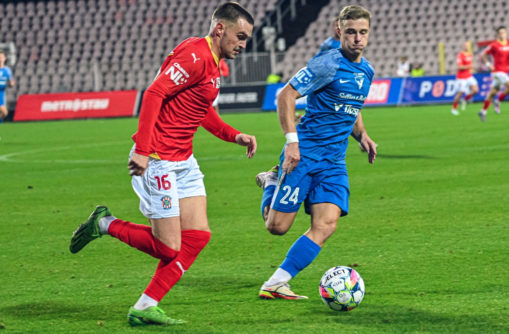 Zbrojovka s Vla�im� neudr�ela nad�jn� veden�. Po g�lech Kronuse bere bod