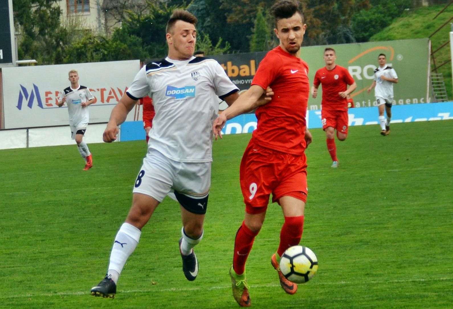 Juniorka host� Slavii, hraje se od 16:30 na Srbsk�