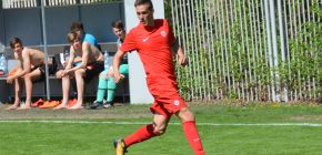 M�m snem je anglick� liga, prozrazuje �estn�ctilet� kanon�r Svoboda