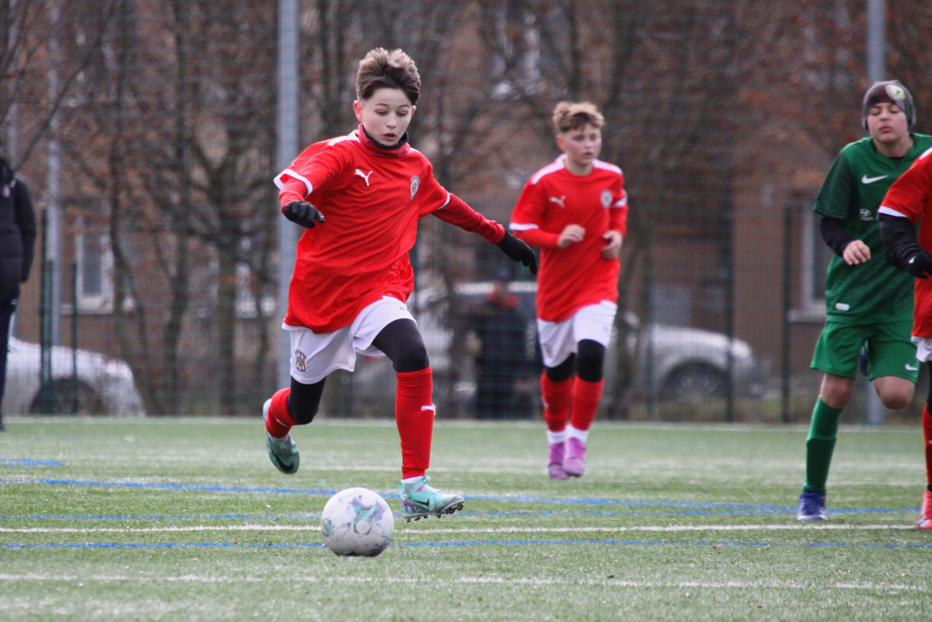 Shrnut� z�pas� B-t�mu a ml�de�e