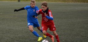 FOTO: Turnaj O poh�r prim�tora ovl�dla Slavia, Zbrojovka kon�� �tvrt�