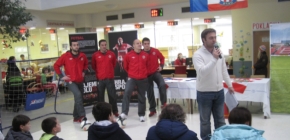 Zbrojov�ci nav�t�vili pacienty v D�tsk� nemocnici