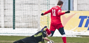 Juniorka oto�ila duel s T�borskem a m� prvn� leto�n� body