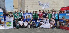 Sportovci pom�haj�: M��v velk� den se povedl, Zbrojovka nechyb�la