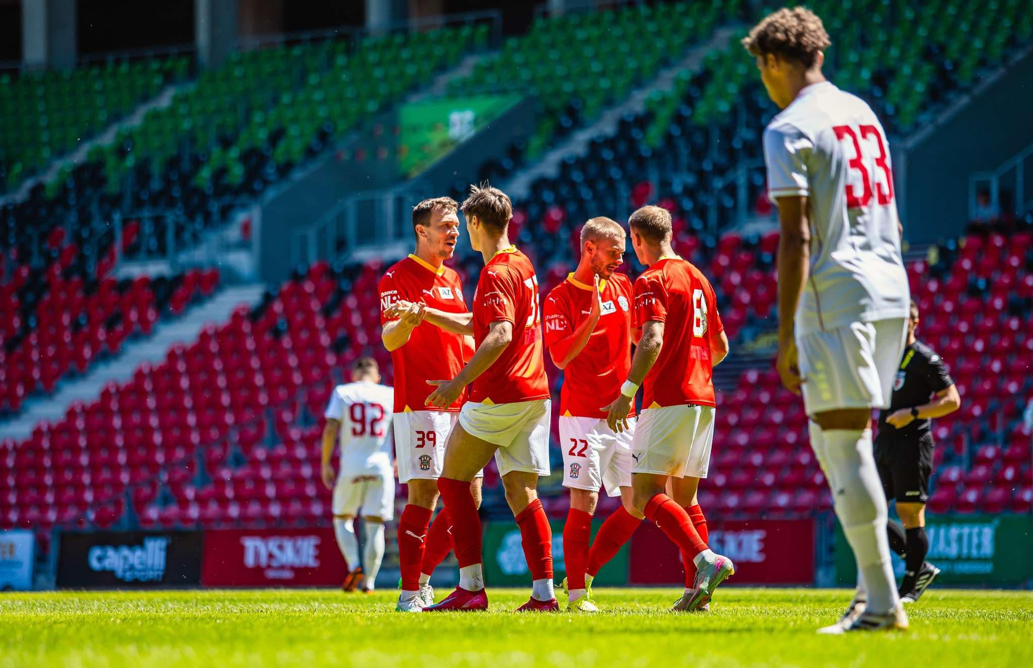 Zbrojovka zakon�ila polsk� soust�ed�n� osmig�lovou kanon�dou