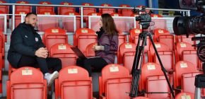 STUDIO FLINTA: Monika �uhelov� zpov�d� Pavla �ustra!