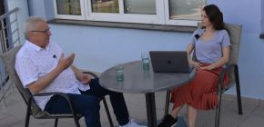 STUDIO FLINTA: Dubnov�m hostem Moniky �uhelov� je Petr Uli�n�!