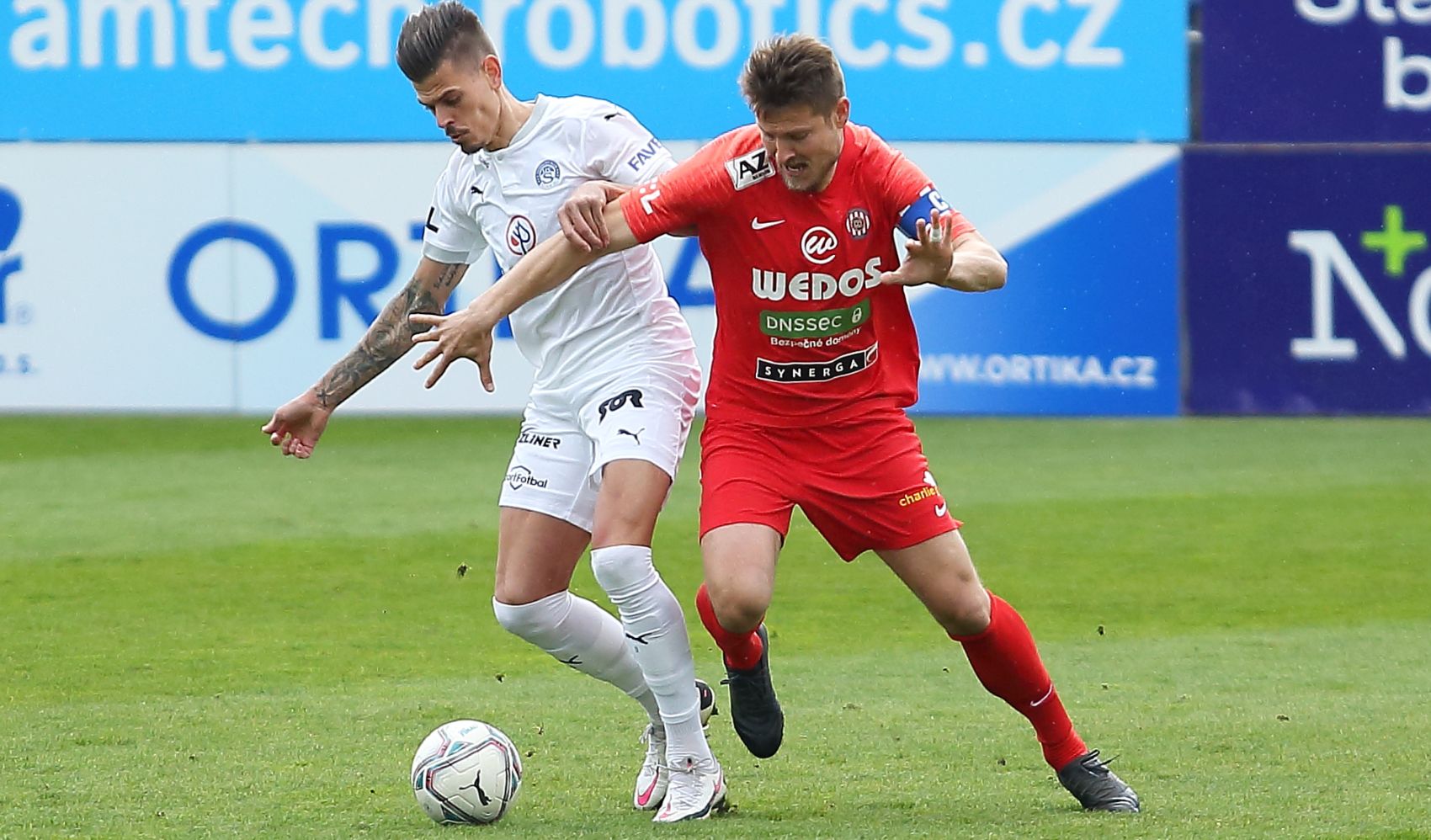 Kapit�n Dreksa po utk�n� na Slov�cku