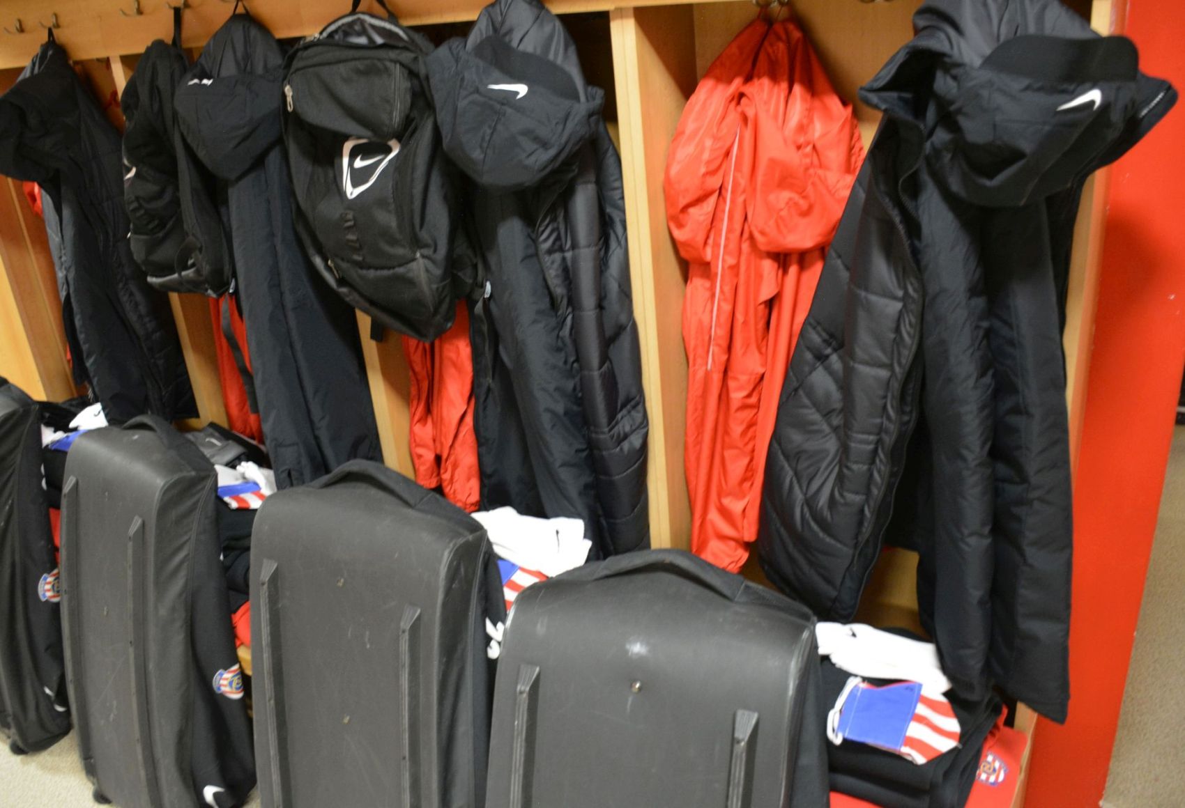 Soust�ed�n� za��n�, Zbrojov�ci se p�esunuli na Maltu