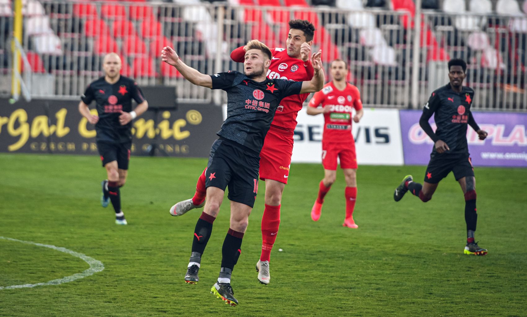 Zbrojovka nevyu�ila p�esilovku a se Slavi� se roze�la sm�rn�