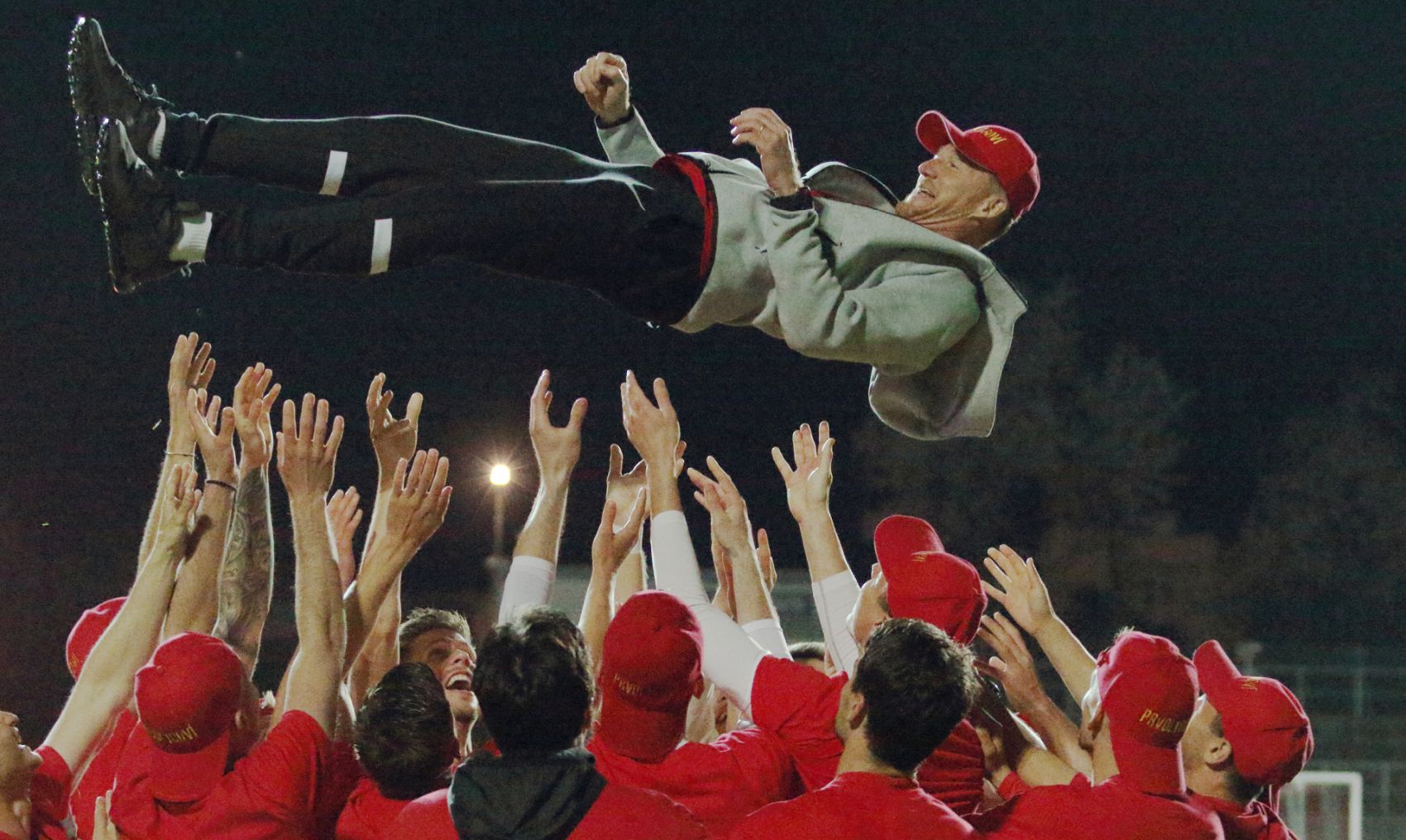 Nejv�t�� p�ednost� byl t�m, chv�l� po postupu Dost�lek