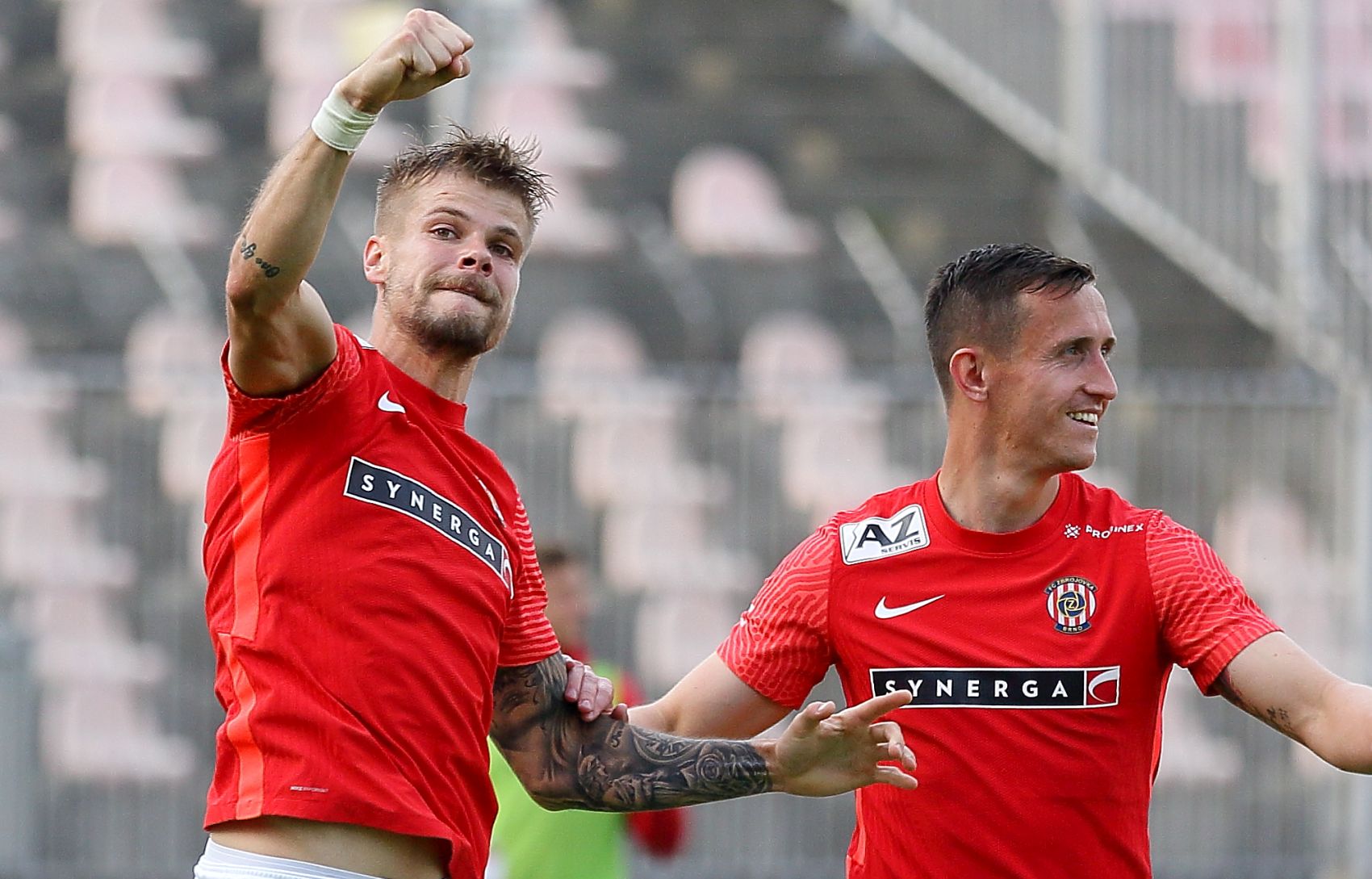 VIDEO: G�l u� jsem pot�eboval, usm�val se st�elec Hlad�k