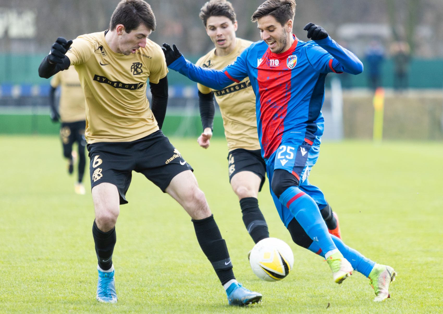 Zbrojov�ci remizovali v Plzni