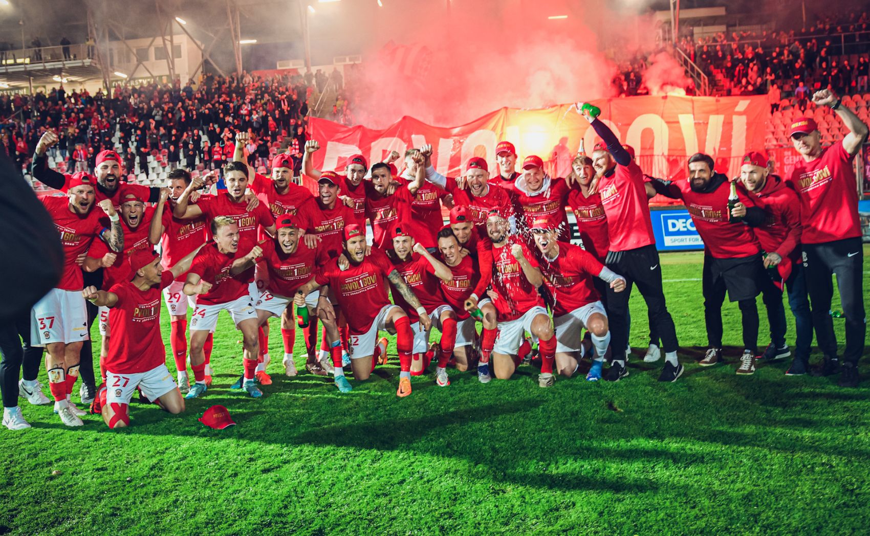 VIDEO: Ohl�dnut� za postupov�m utk�n�m proti T�inci!