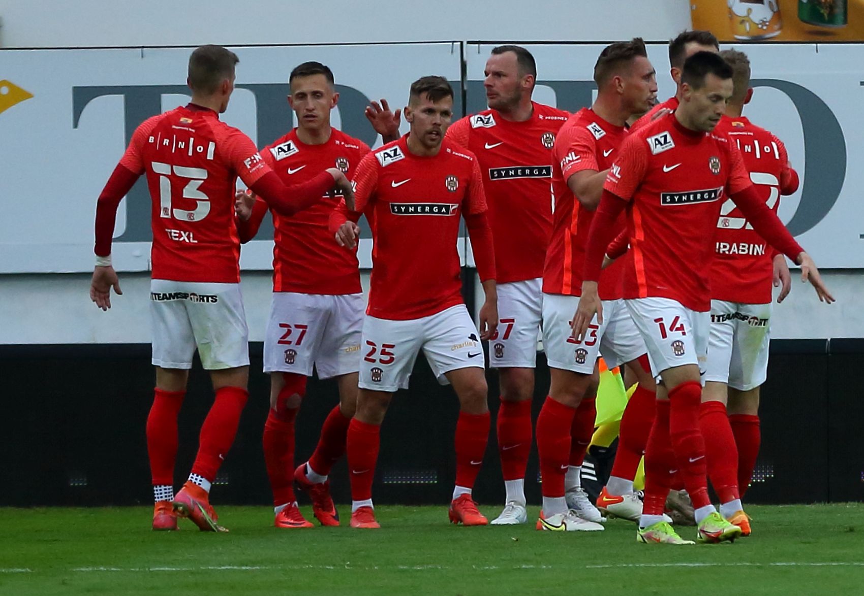 Zbrojovka porazila P��bram, body trefil Bari�