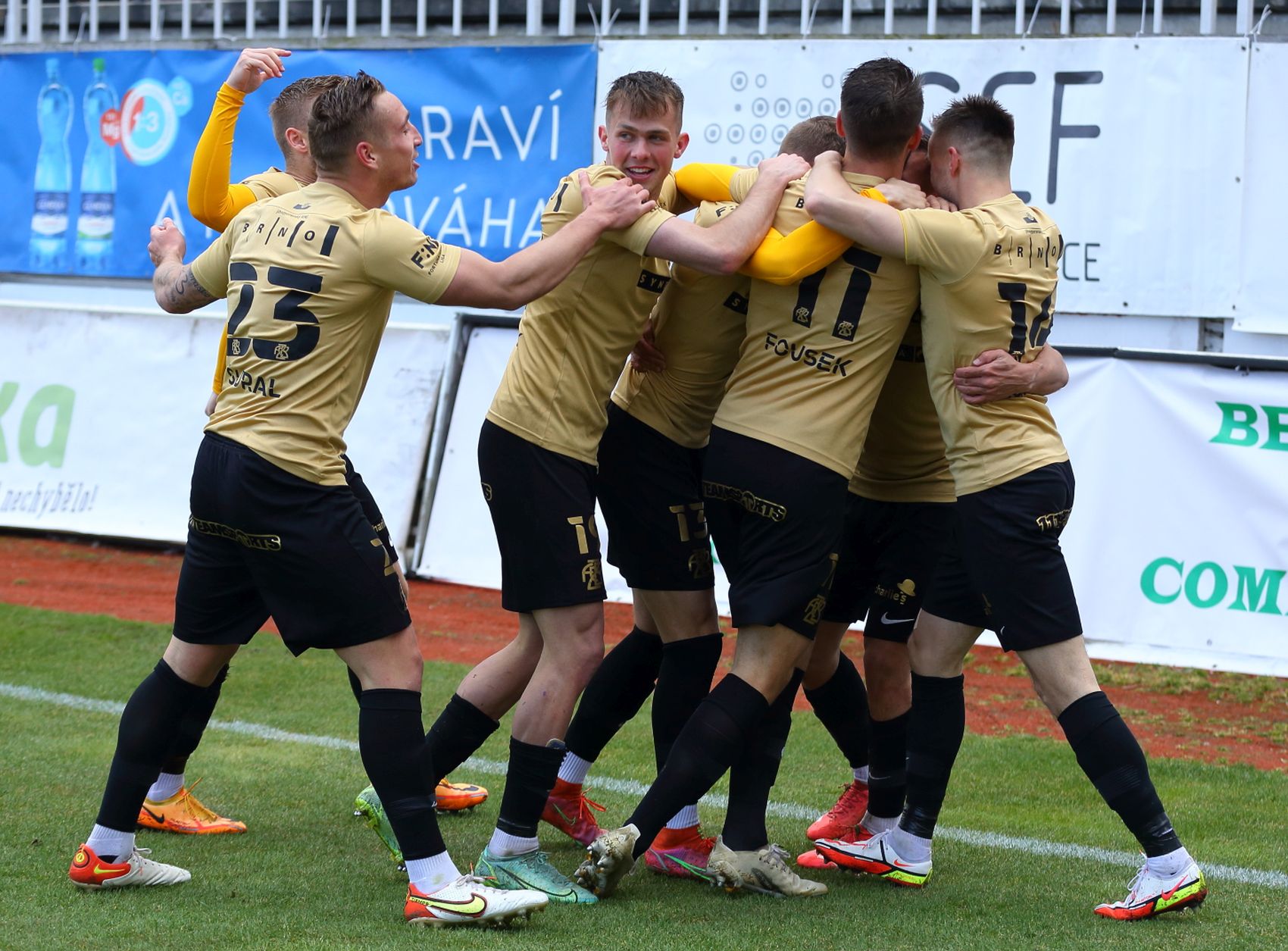 T�i g�ly, t�i body. Zbrojovka usp�la i na �i�kov�