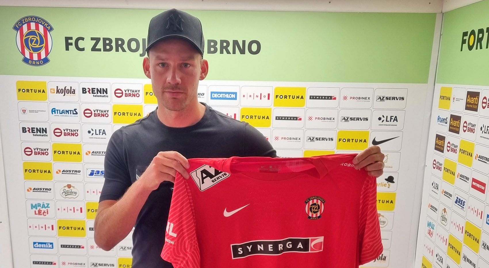 Prvn� novou tv��� je Josef Div�ek