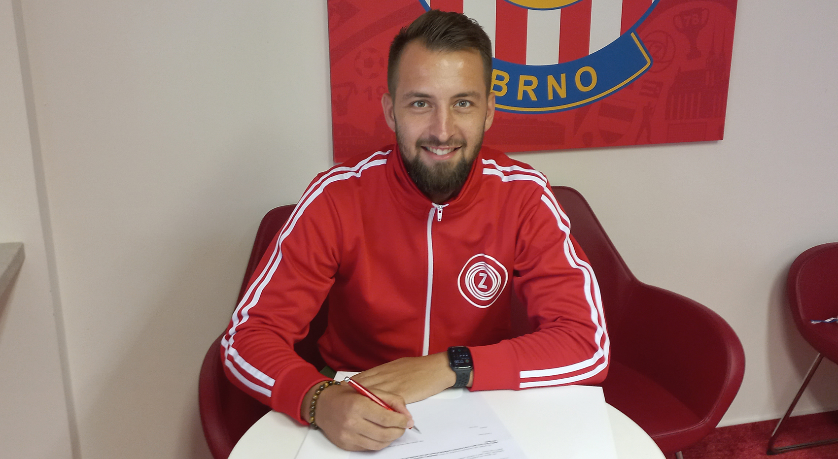 Adam Fousek prodlou�il smlouvu ve Zbrojovce