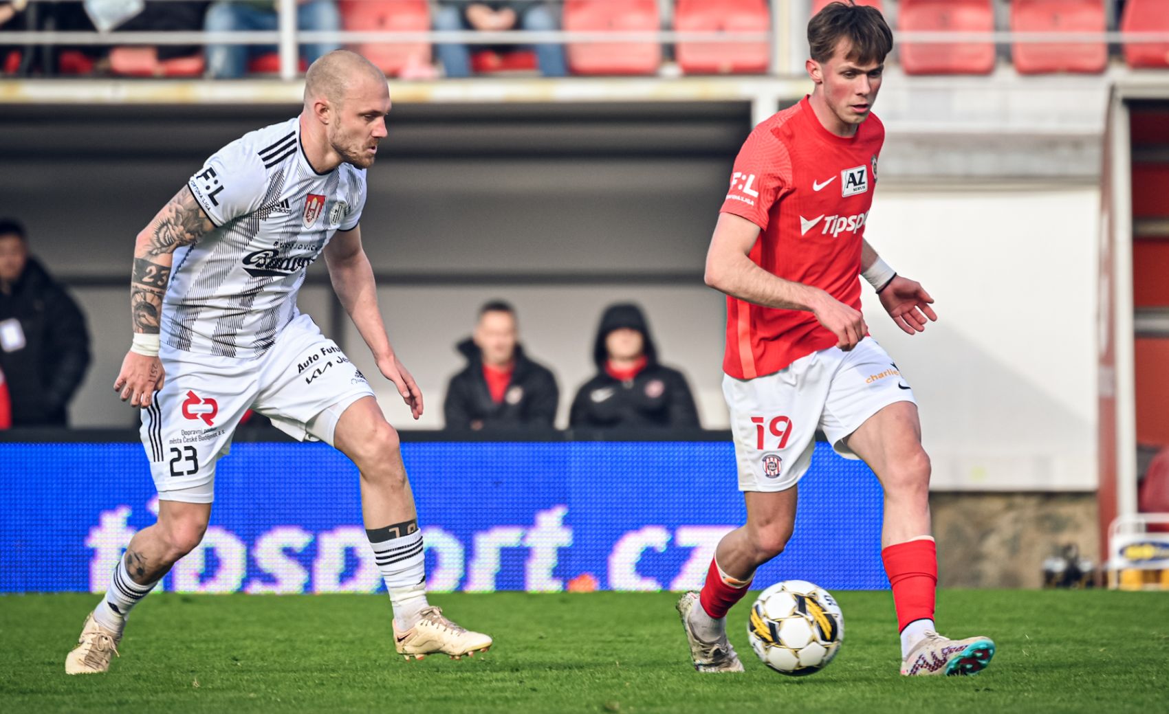 Zbrojov�ci p�i�li v z�v�ru o v�hru, proti Bud�jovic�m berou jen bod