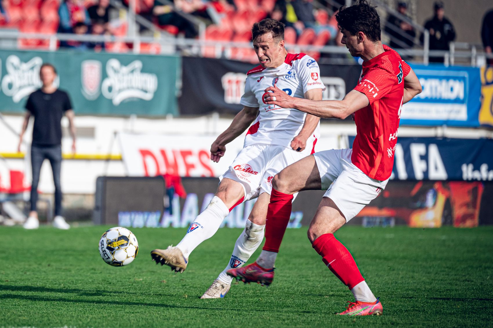 Univerz�l Hlavica: Nebylo to bez chyby, ale zvl�dli jsme to