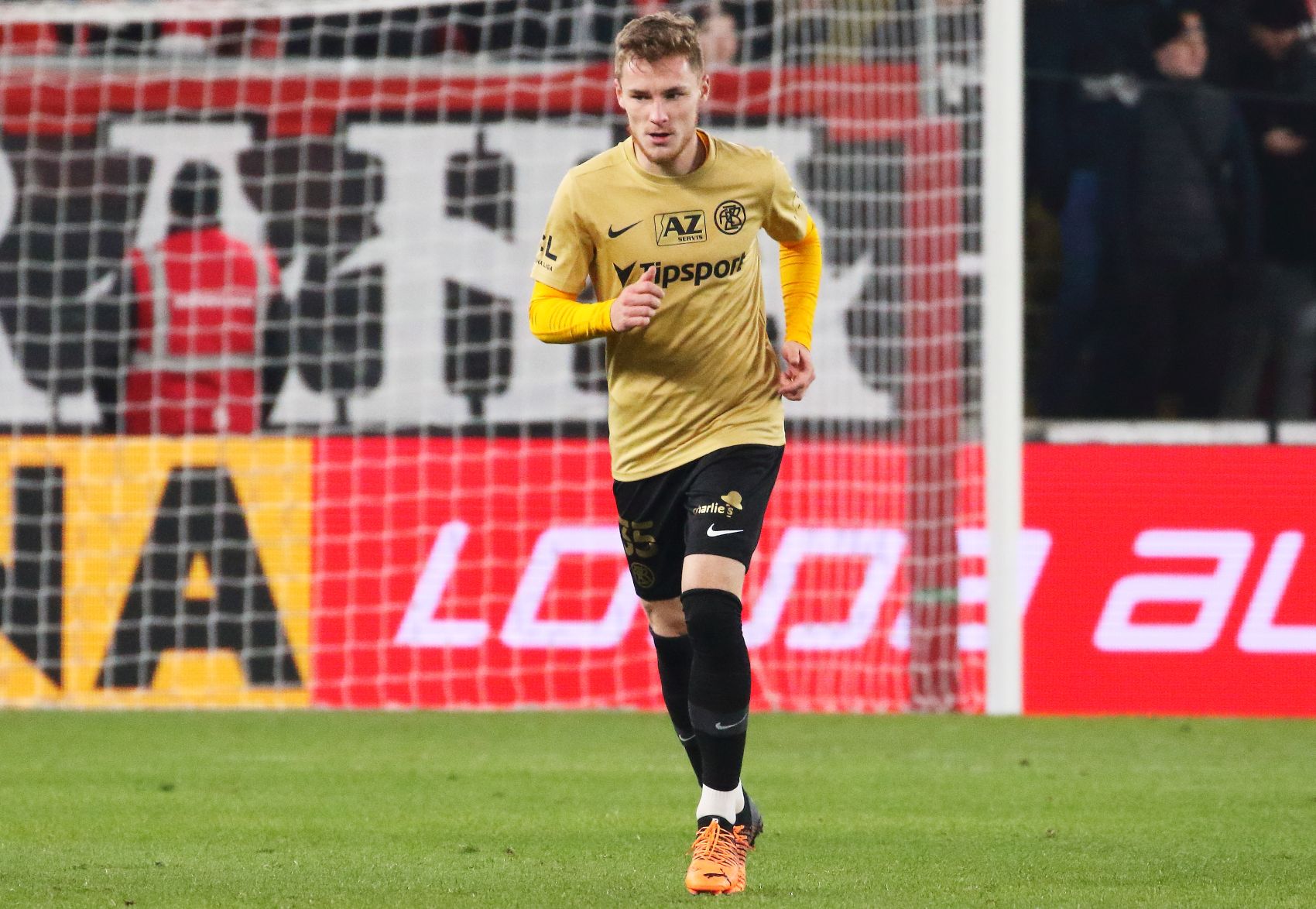 Nerv�zn� jsem nebyl, �ekl o debutu Ko�eluh