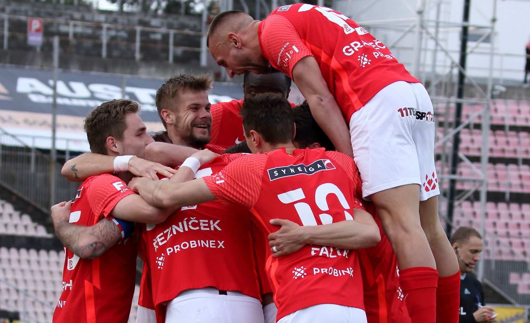 D�le�it� v�hra! �ezn��ek dv�ma g�ly skolil Pardubice!