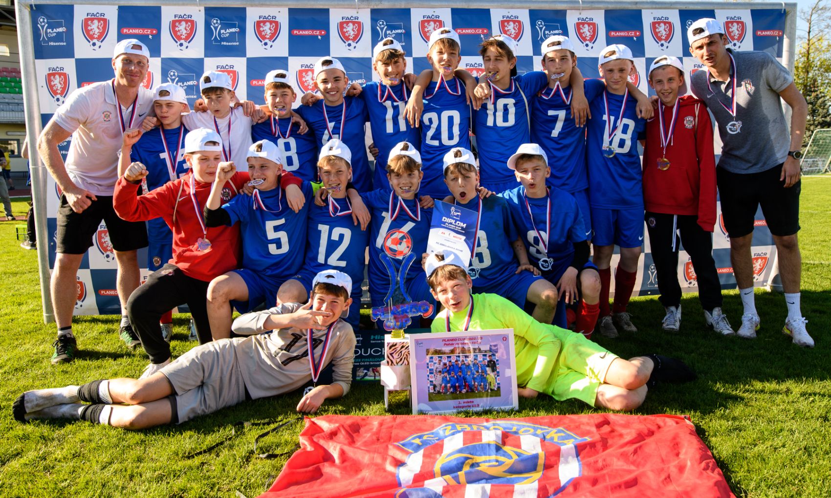 U13: Zbrojov�ci ovl�dli PLANEO CUP!